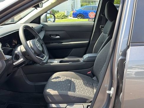 Certified 2025 Nissan Kicks SV w/ Illumination Package AWD/4WD image 9