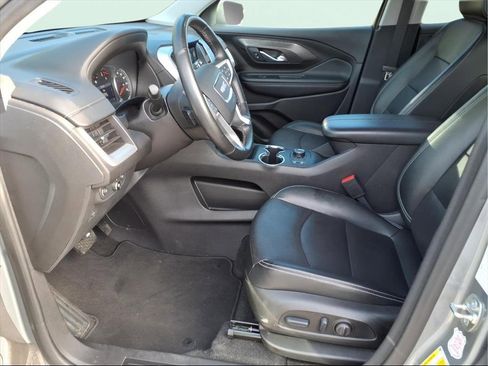 Used 2024 GMC Terrain SLT image 11