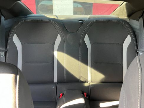 Used 2018 Chevrolet Camaro LT RWD image 10