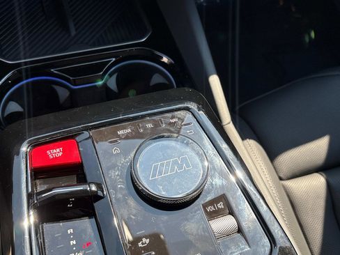 Used 2025 BMW M5 w/ Carbon Package image 30