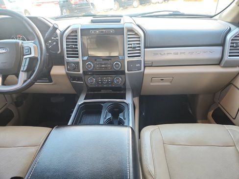 Used 2017 Ford F250 Lariat w/ Chrome Package image 21