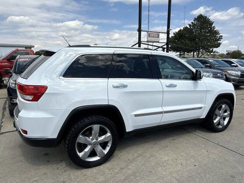 Used 2013 Jeep Grand Cherokee Overland AWD/4WD image 8