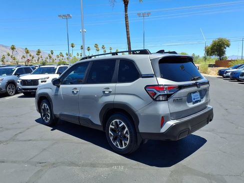 Used 2025 Subaru Forester Premium AWD/4WD image 12
