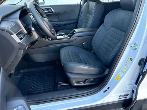 New 2026 Mitsubishi Outlander AWD image 21