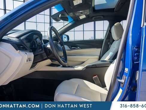 Used 2023 Cadillac CT4 Premium Luxury RWD image 3