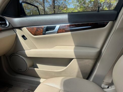Used 2014 Mercedes-Benz C 300 4MATIC Sedan image 6