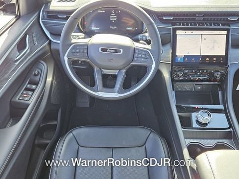 New 2025 Jeep Grand Cherokee Limited w/ Luxury Tech Group II image 7