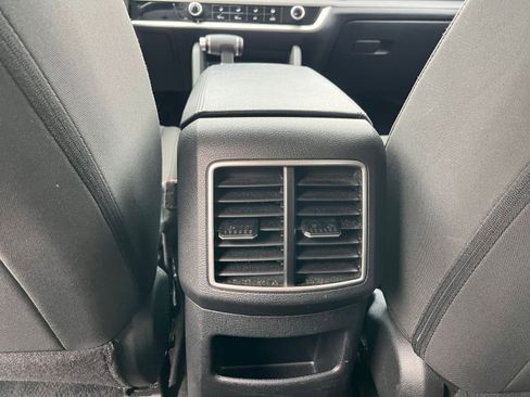 Used 2025 Kia Sportage LX FWD image 21