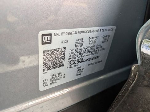 New 2025 Chevrolet Equinox EV LT w/ LPO, Blackout Package AWD/4WD image 19