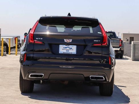 Used 2025 Cadillac XT4 Premium Luxury w/ Cold Weather Package FWD image 5