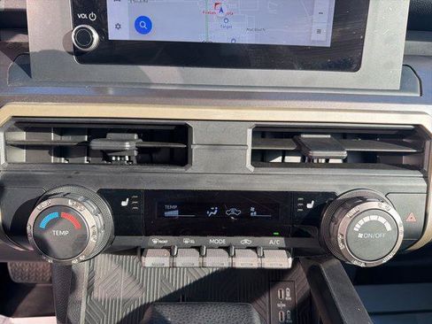 Certified 2024 Toyota Tacoma SR5 AWD/4WD image 27