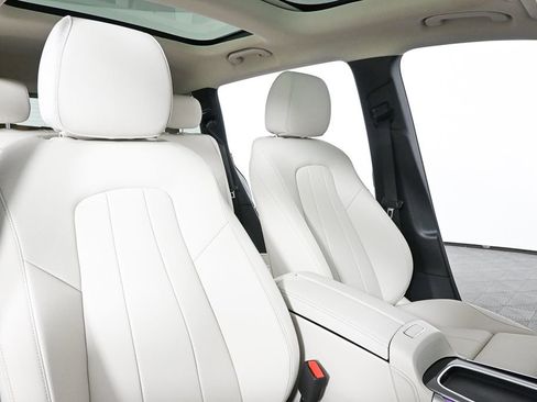 New 2026 Mercedes-Benz GLB 250 image 22