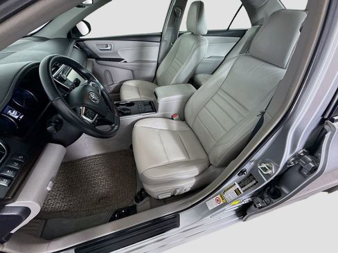 Used 2015 Toyota Camry XLE w/ Moonroof Package image 14