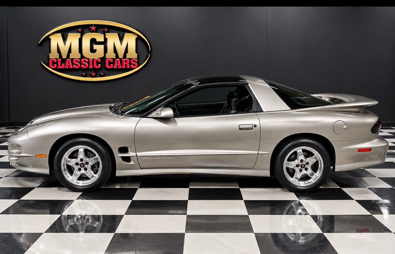 Used 2002 Pontiac Firebird Coupe RWD image 2