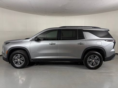 Used 2026 Chevrolet Traverse LT w/ Driver Confidence Package FWD image 6