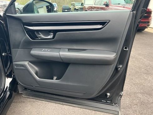 Used 2025 Honda CR-V EX-L image 30