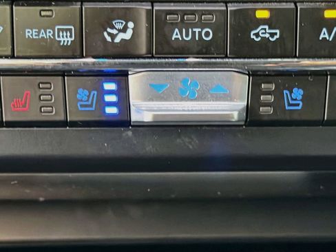 Used 2025 Ford F250 Lariat w/ Tremor Off-Road Package AWD/4WD image 21