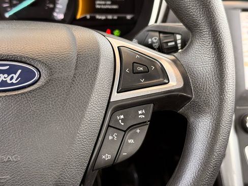 Used 2019 Ford Fusion SE FWD image 28