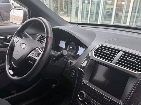 Used 2019 Ford Explorer XLT w/ Equipment Group 202A image 13