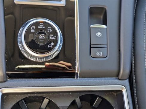 Used 2023 Mitsubishi Outlander SE image 24