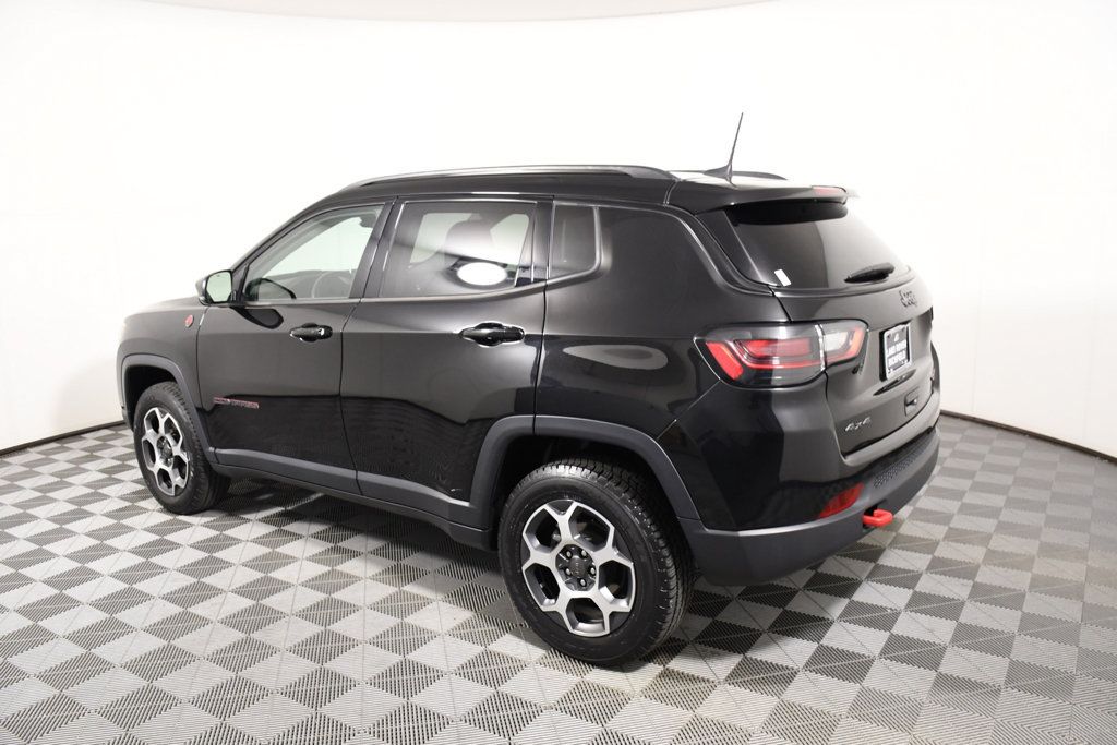 Used 2022 Jeep Compass Trailhawk w/ Trailhawk Elite Group AWD/4WD image 3