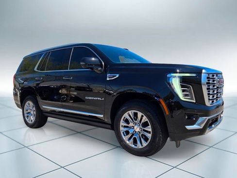Used 2026 GMC Yukon Denali w/ Sun & Power Step Package AWD/4WD image 3