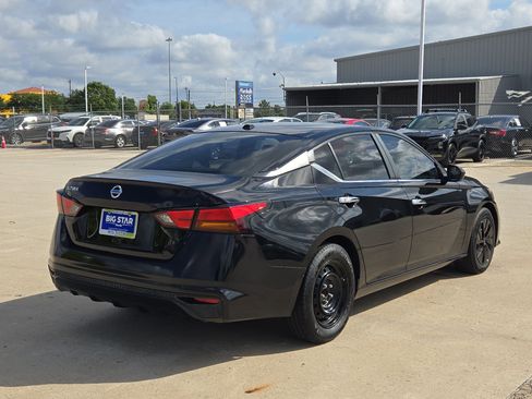 Used 2020 Nissan Altima 2.5 S FWD image 3