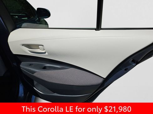 Used 2025 Toyota Corolla LE FWD image 37