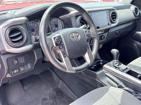 Used 2022 Toyota Tacoma SR5 w/ Technology Package RWD image 2