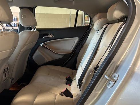 Used 2015 Mercedes-Benz GLA 250 image 4