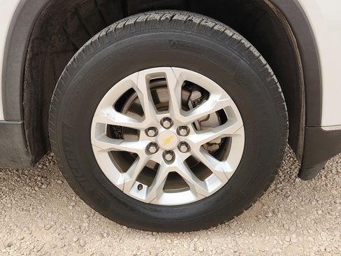 Used 2019 Chevrolet Traverse LT FWD image 7