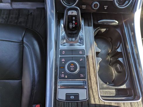 Used 2019 Land Rover Range Rover Sport Supercharged image 24