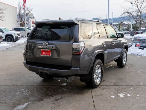 Used 2017 Toyota 4Runner SR5 image 7