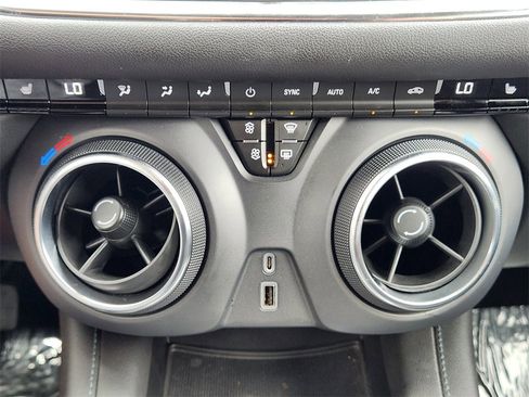 Used 2022 Chevrolet Blazer LT image 19