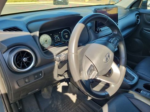 Used 2022 Hyundai Kona Limited image 18