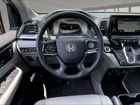 Certified 2024 Honda Odyssey Touring image 8