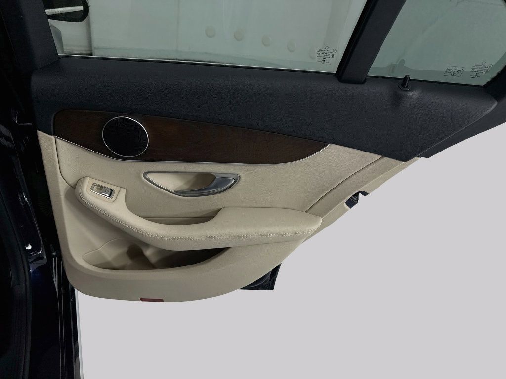 Used 2018 Mercedes-Benz C 300 Sedan image 25