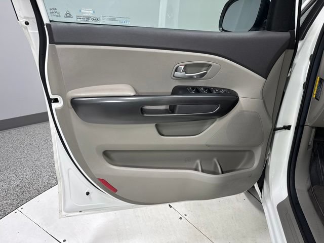Used 2018 Kia Sedona L FWD image 10