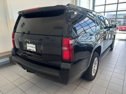Used 2020 Chevrolet Suburban LT w/ Luxury Package AWD/4WD image 38