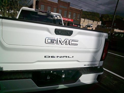 Used 2021 GMC Sierra 2500 Denali w/ Denali Ultimate Package image 5