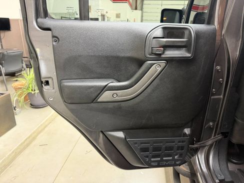 Used 2014 Jeep Wrangler Unlimited Sport w/ Quick Order Package 24S AWD/4WD image 12