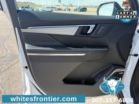 Used 2025 Buick Enclave Preferred AWD/4WD image 10