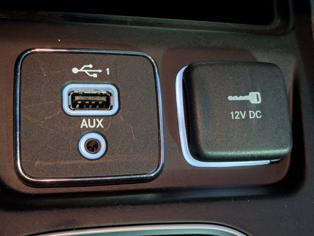 Used 2021 Jeep Cherokee Latitude Plus w/ Sun & Sound Group FWD image 28
