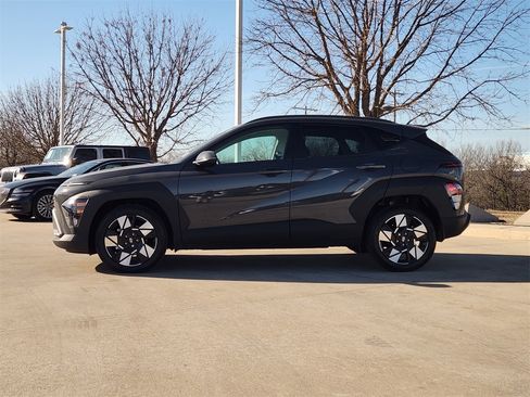 Used 2024 Hyundai Kona SEL w/ Convenience Package image 4