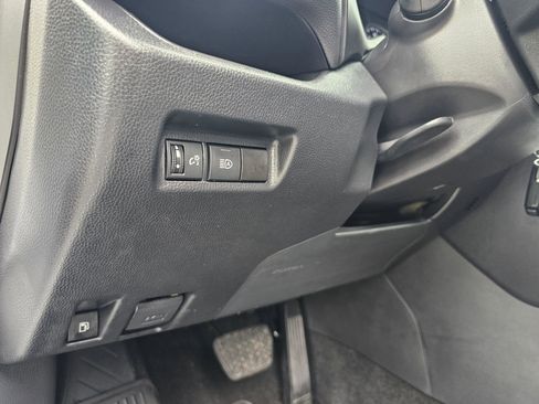 Used 2022 Toyota RAV4 LE AWD/4WD image 21