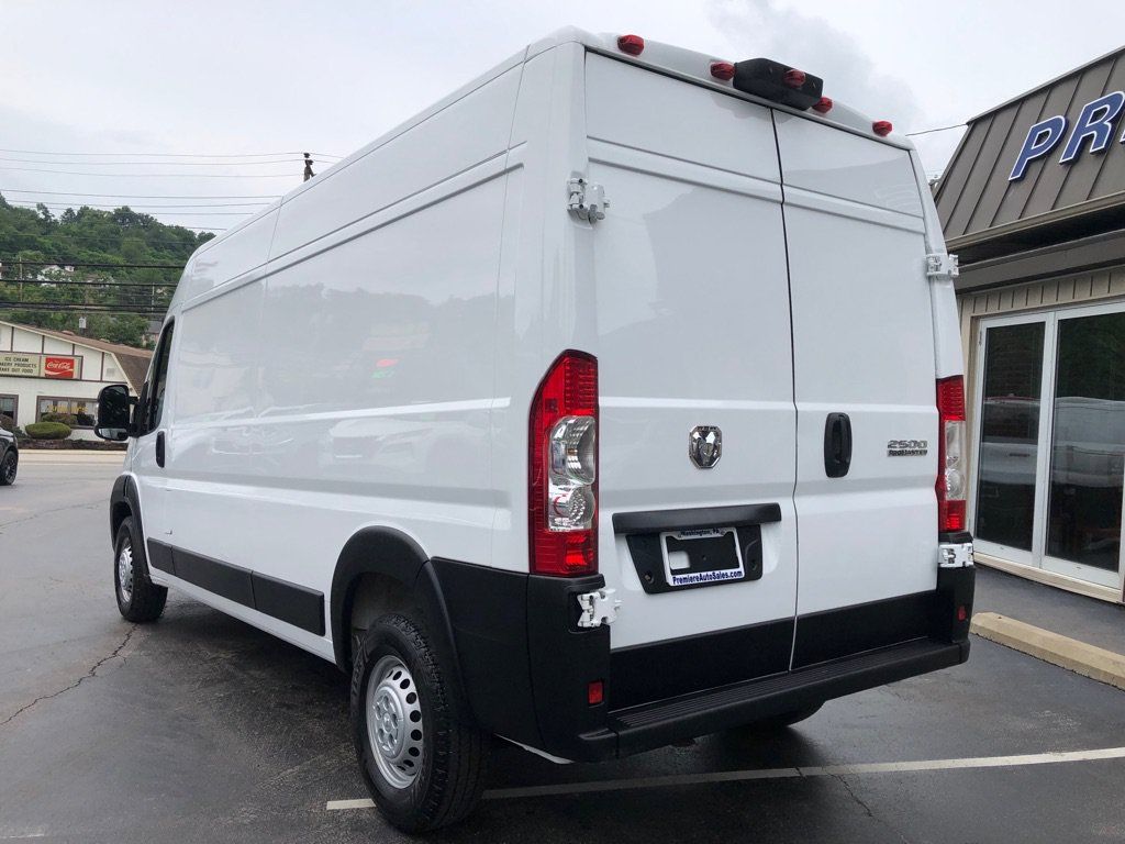 Used 2024 RAM ProMaster 2500 w/ Convenience Group FWD image 4