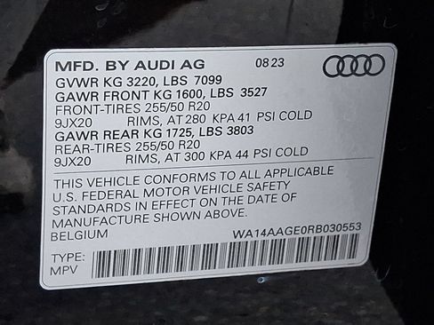 Used 2024 Audi Q8 e-tron Premium AWD/4WD image 30