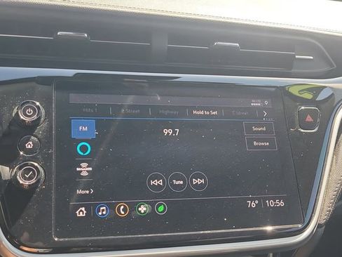 Used 2022 Chevrolet Bolt EUV LT w/ Convenience Package FWD image 23
