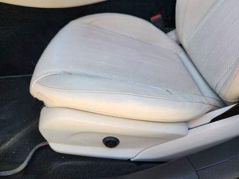 Used 2019 Mercedes-Benz E 300 4MATIC image 26