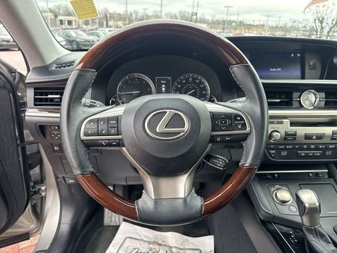 Used 2018 Lexus ES 350 w/ Premier Package image 15